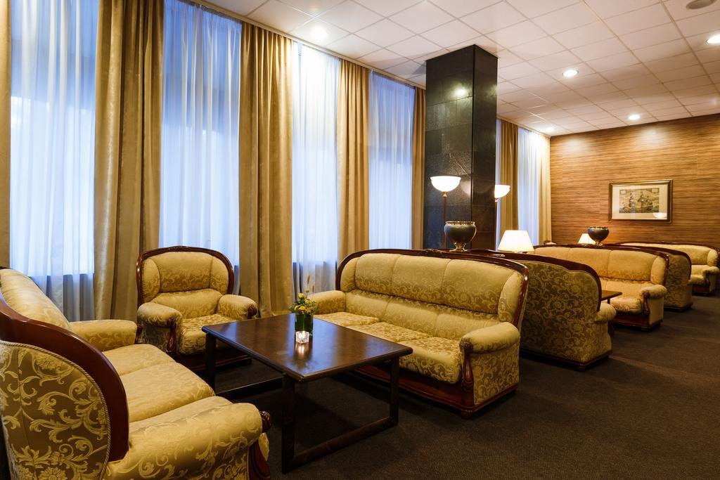 Codru Hotel Chisinau Bagian luar foto