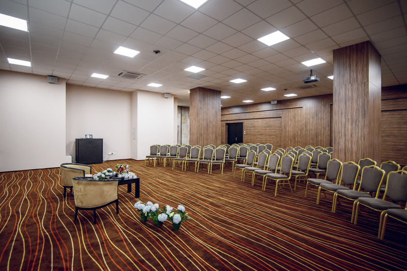 Codru Hotel Chisinau Bagian luar foto