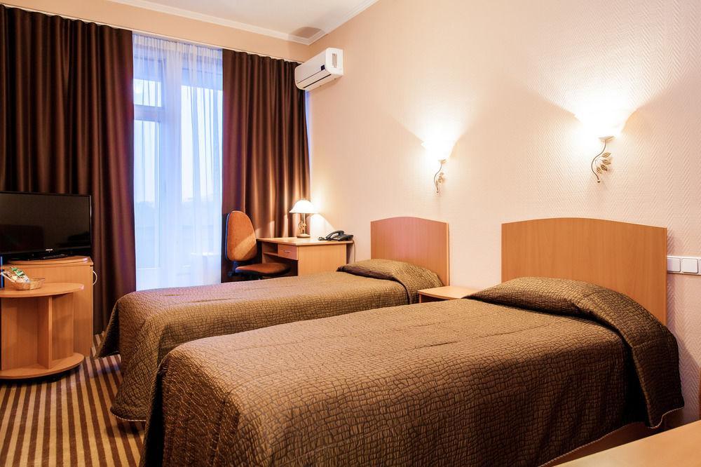 Codru Hotel Chisinau Bagian luar foto