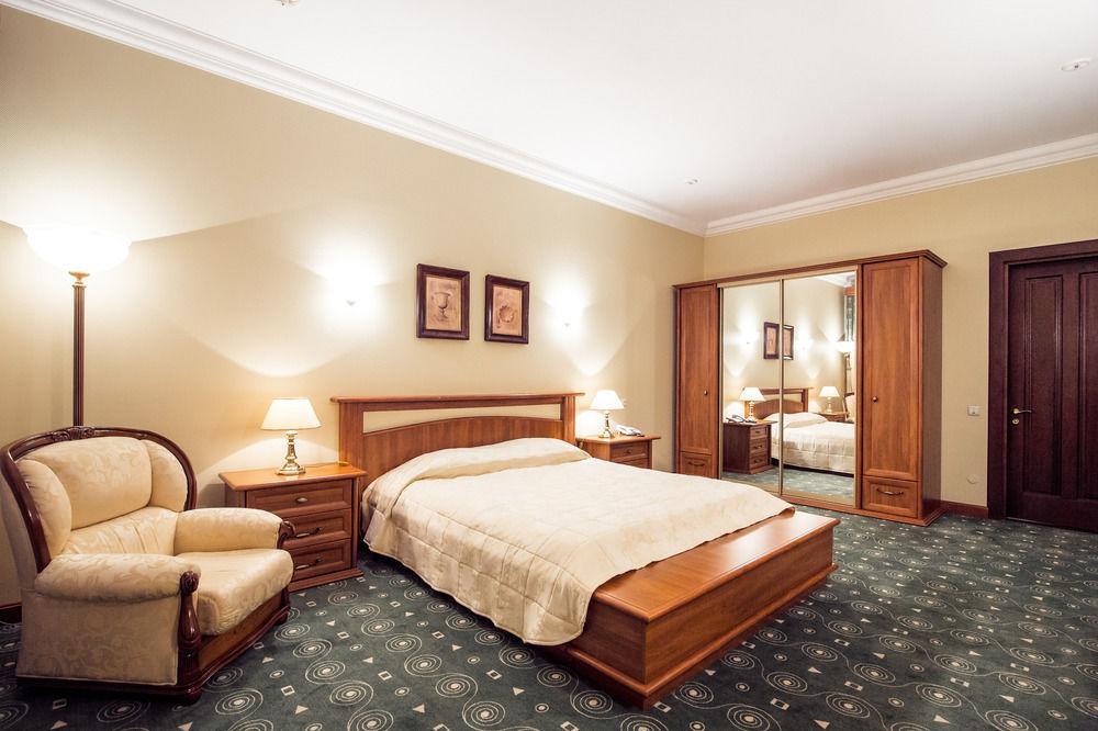 Codru Hotel Chisinau Bagian luar foto