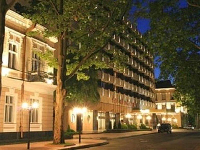 Codru Hotel Chisinau Bagian luar foto